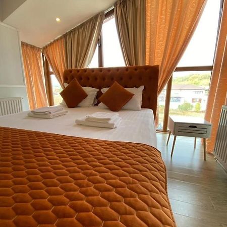 Ami Residence Bucharest Airport&Therme&Parking โอโตเปนี ภายนอก รูปภาพ