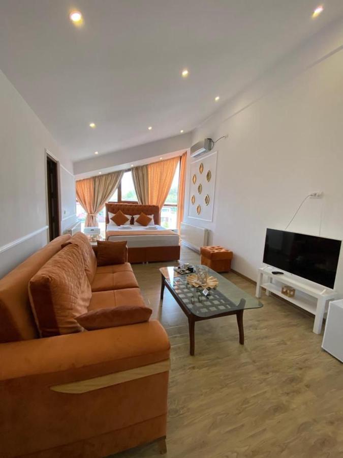 Ami Residence Bucharest Airport&Therme&Parking โอโตเปนี ภายนอก รูปภาพ