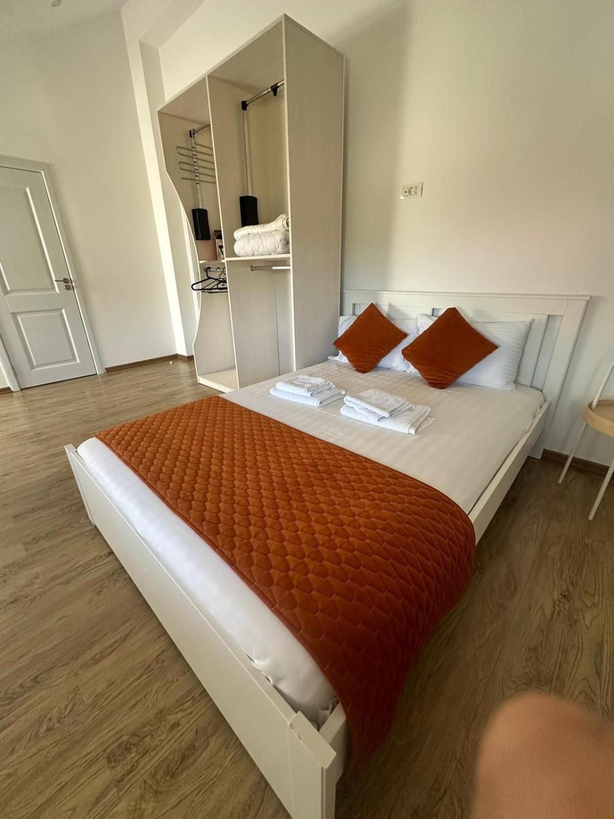 Ami Residence Bucharest Airport&Therme&Parking โอโตเปนี ภายนอก รูปภาพ
