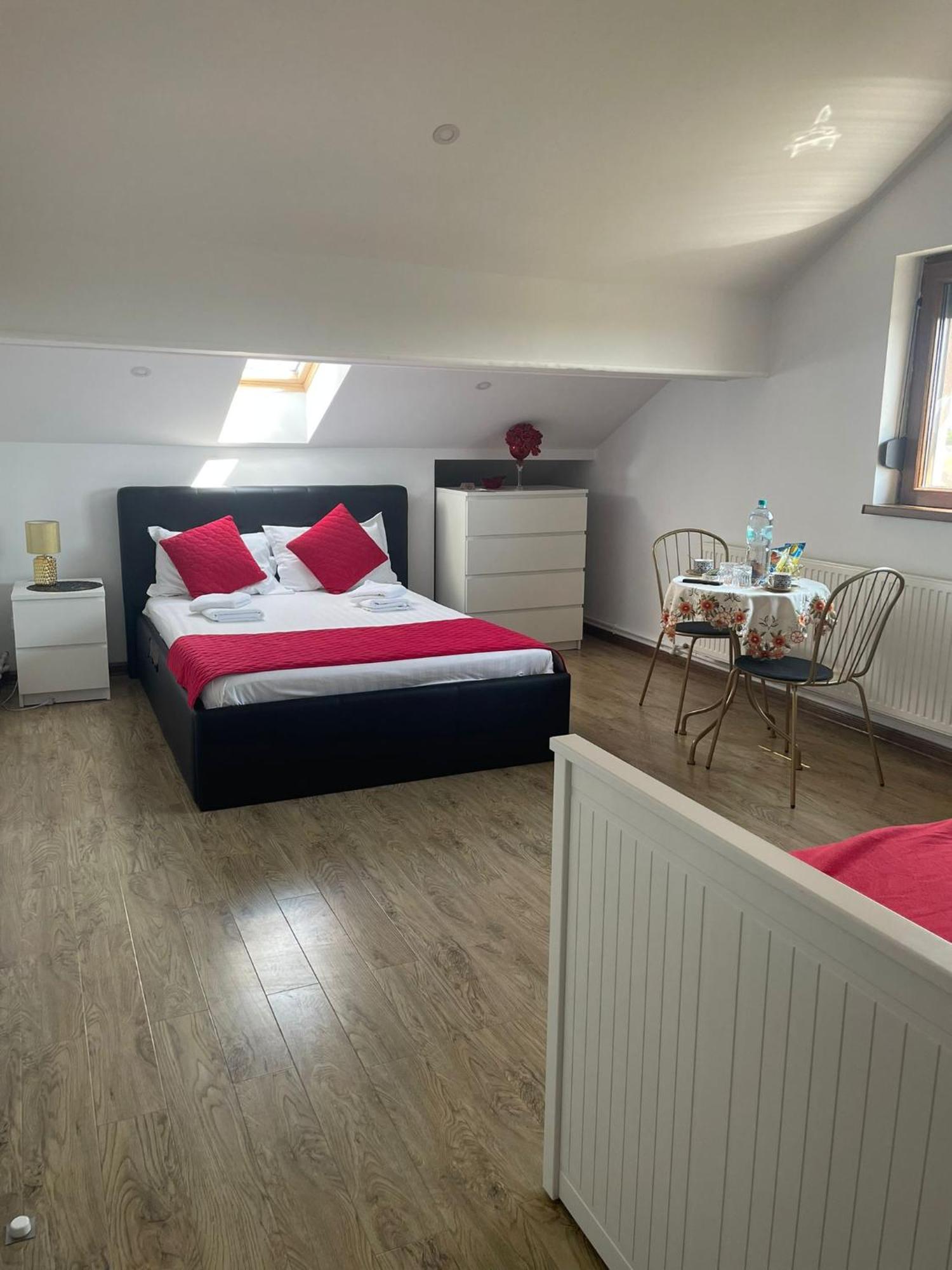 Ami Residence Bucharest Airport&Therme&Parking โอโตเปนี ภายนอก รูปภาพ